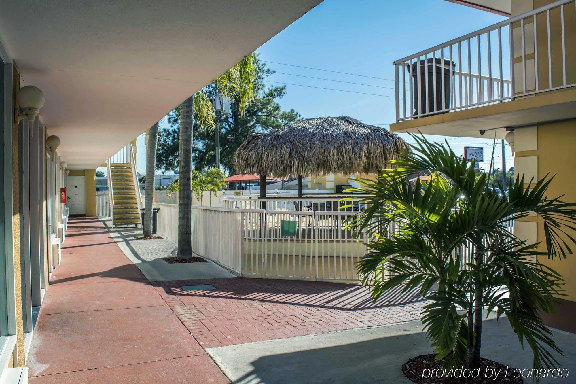 Rodeway Inn New Port Richey Exterior photo